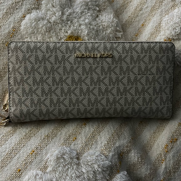 MICHAEL Michael Kors Handbags - Michael Kors Large Continental Wristlet